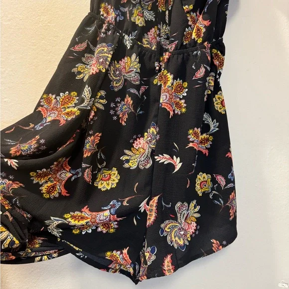 Black Floral Off-Shoulder Mini Dress - Picture 5 of 10